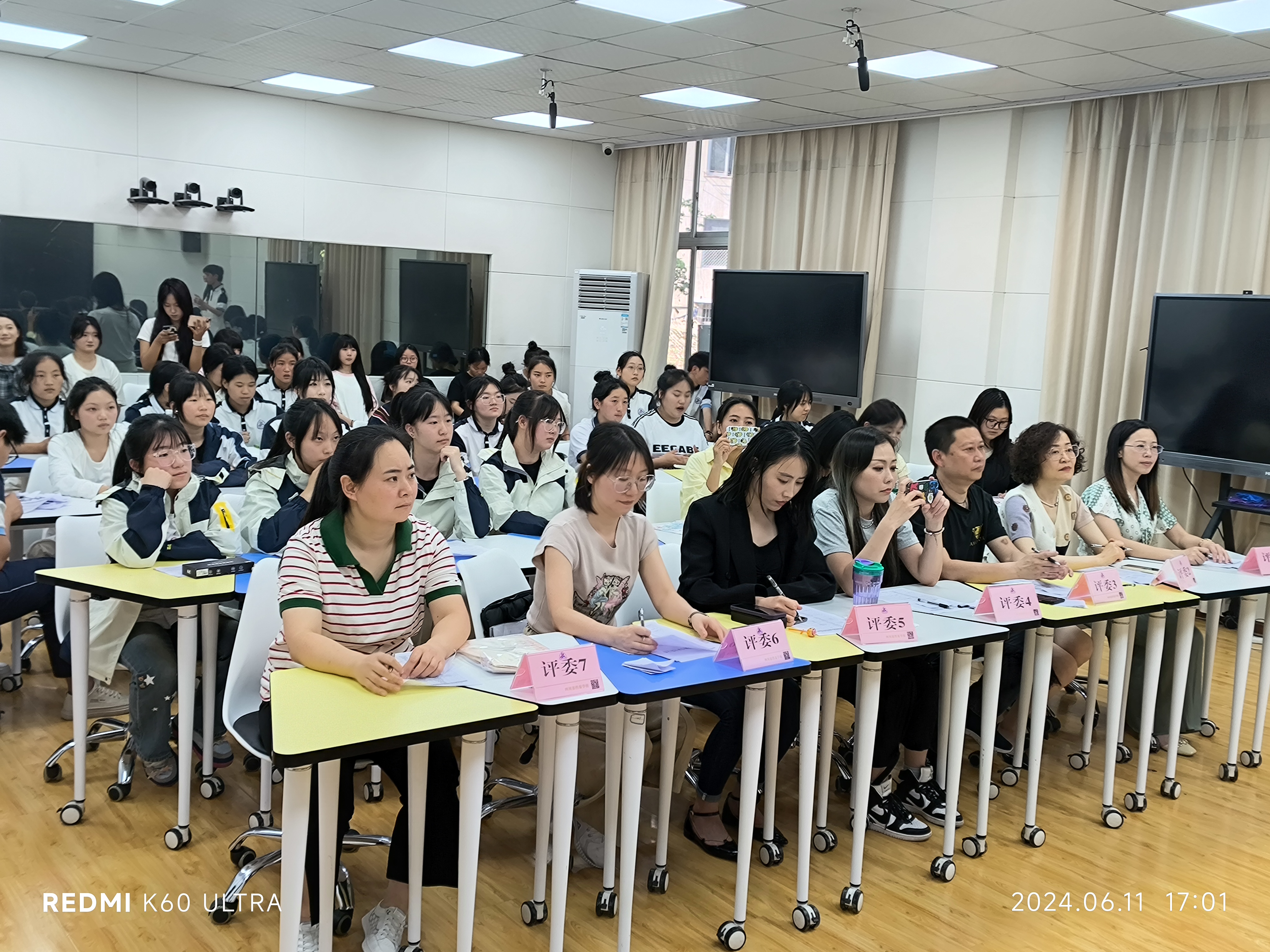 跨文化之旅?用英語講中國故事——省檔案學(xué)校舉辦第七屆校園英語活動(dòng)