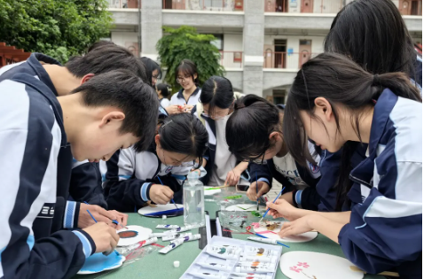 綠色交換·創(chuàng)意無限——省檔案學(xué)校舉辦蘭臺市集活動